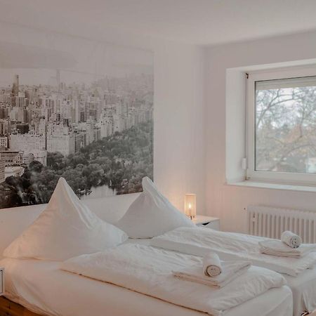 Apartment Mit Kueche, Arbeitsplatz Und Xxl Sofa Neuss Εξωτερικό φωτογραφία