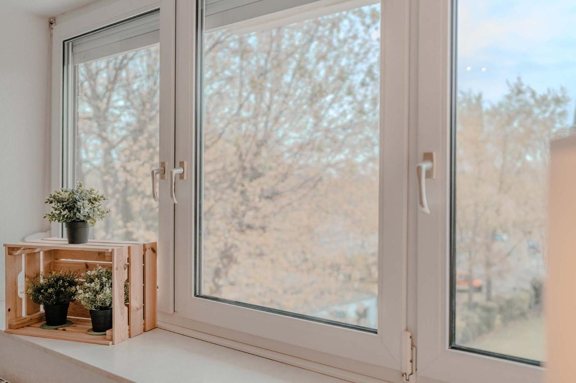 Apartment Mit Kueche, Arbeitsplatz Und Xxl Sofa Neuss Εξωτερικό φωτογραφία