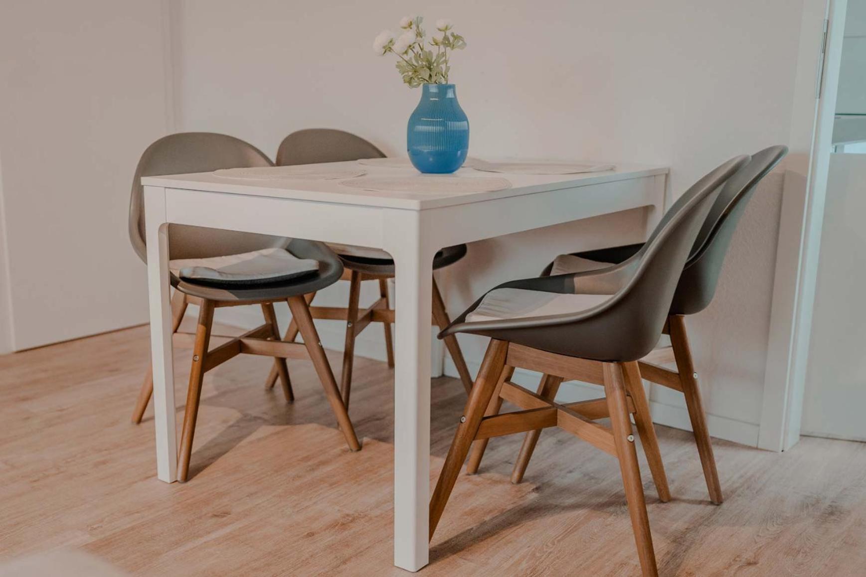 Apartment Mit Kueche, Arbeitsplatz Und Xxl Sofa Neuss Εξωτερικό φωτογραφία